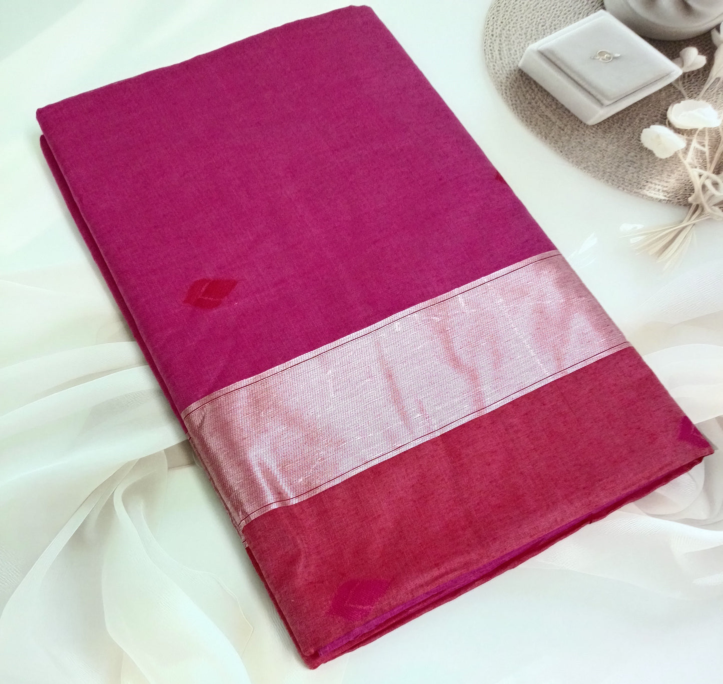 Cotton Linen Printed Saree with Unstitched Blouse Piece