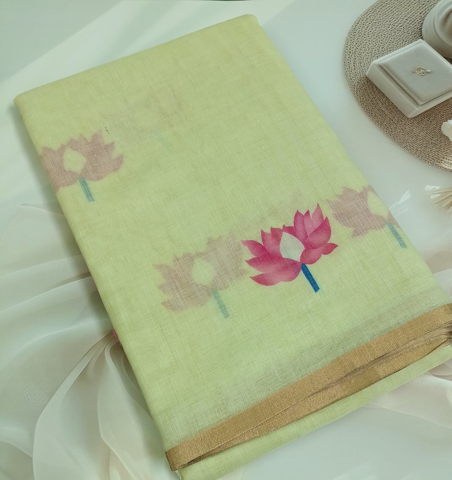 Cotton Linen Printed Saree with Unstitched Blouse Piece