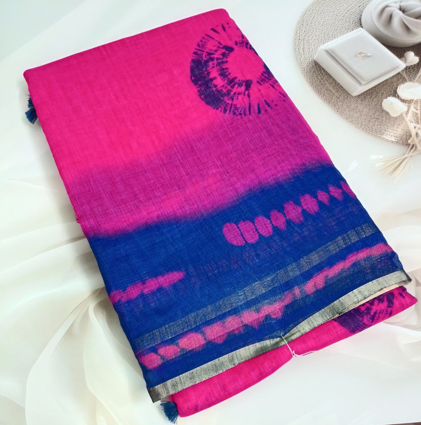 Cotton Linen Printed Saree with Unstitched Blouse Piece