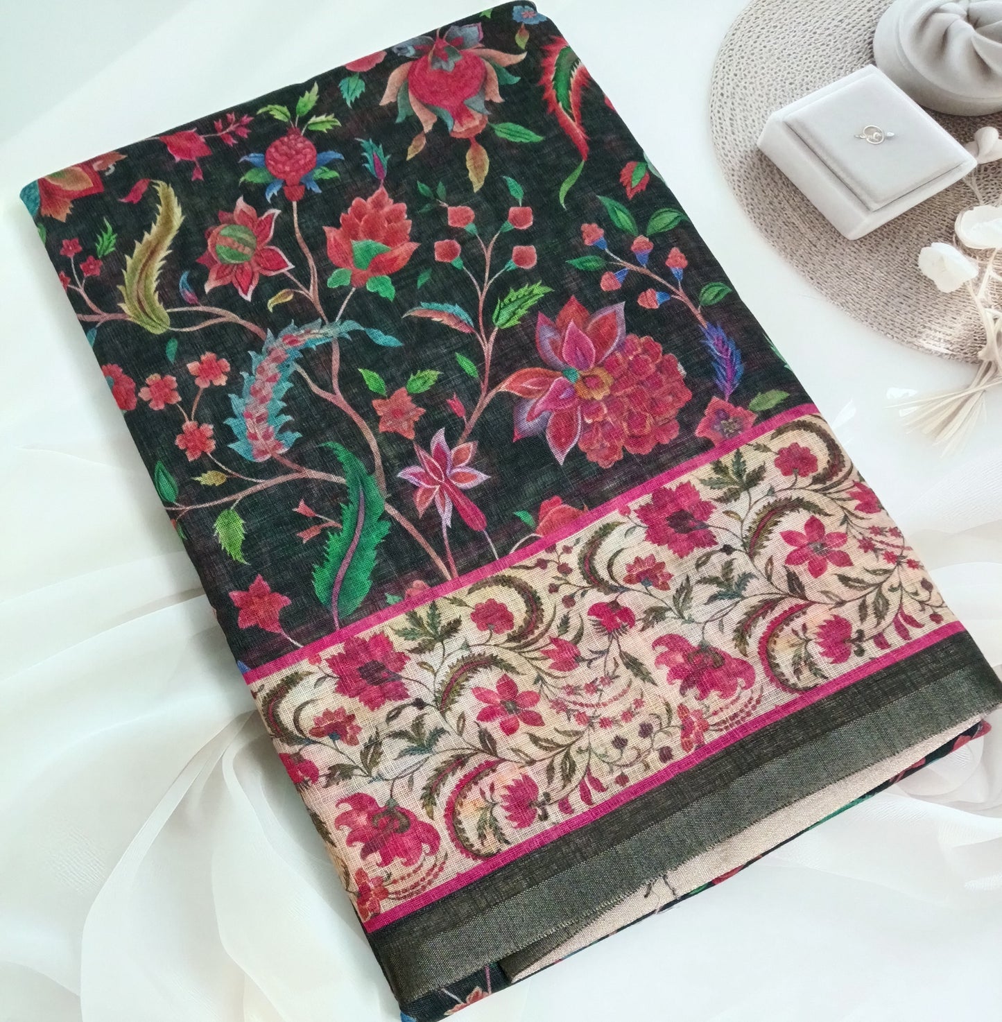 Cotton Linen Printed Saree with Unstitched Blouse Piece