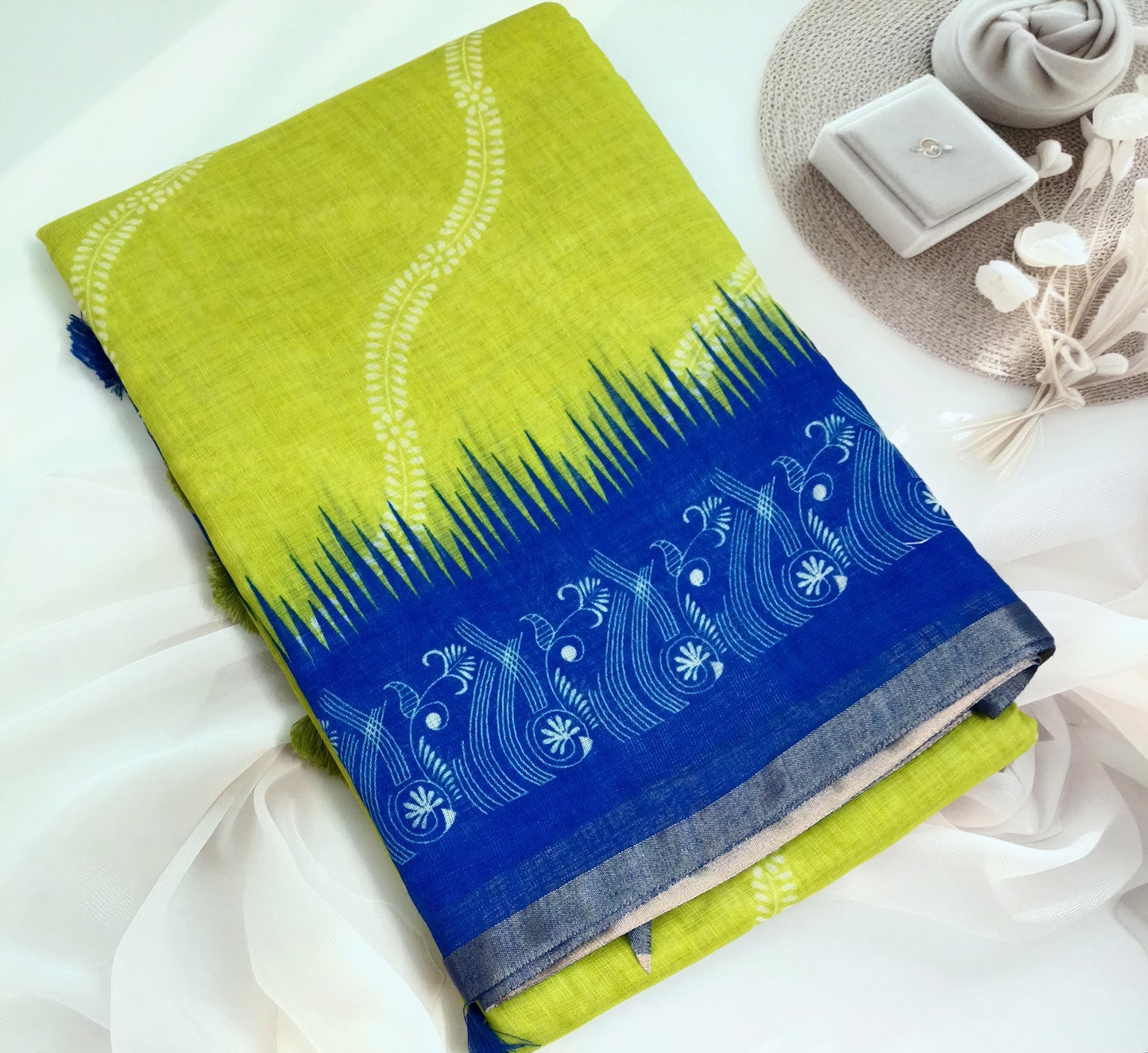 Cotton Linen Printed Saree with Unstitched Blouse Piece