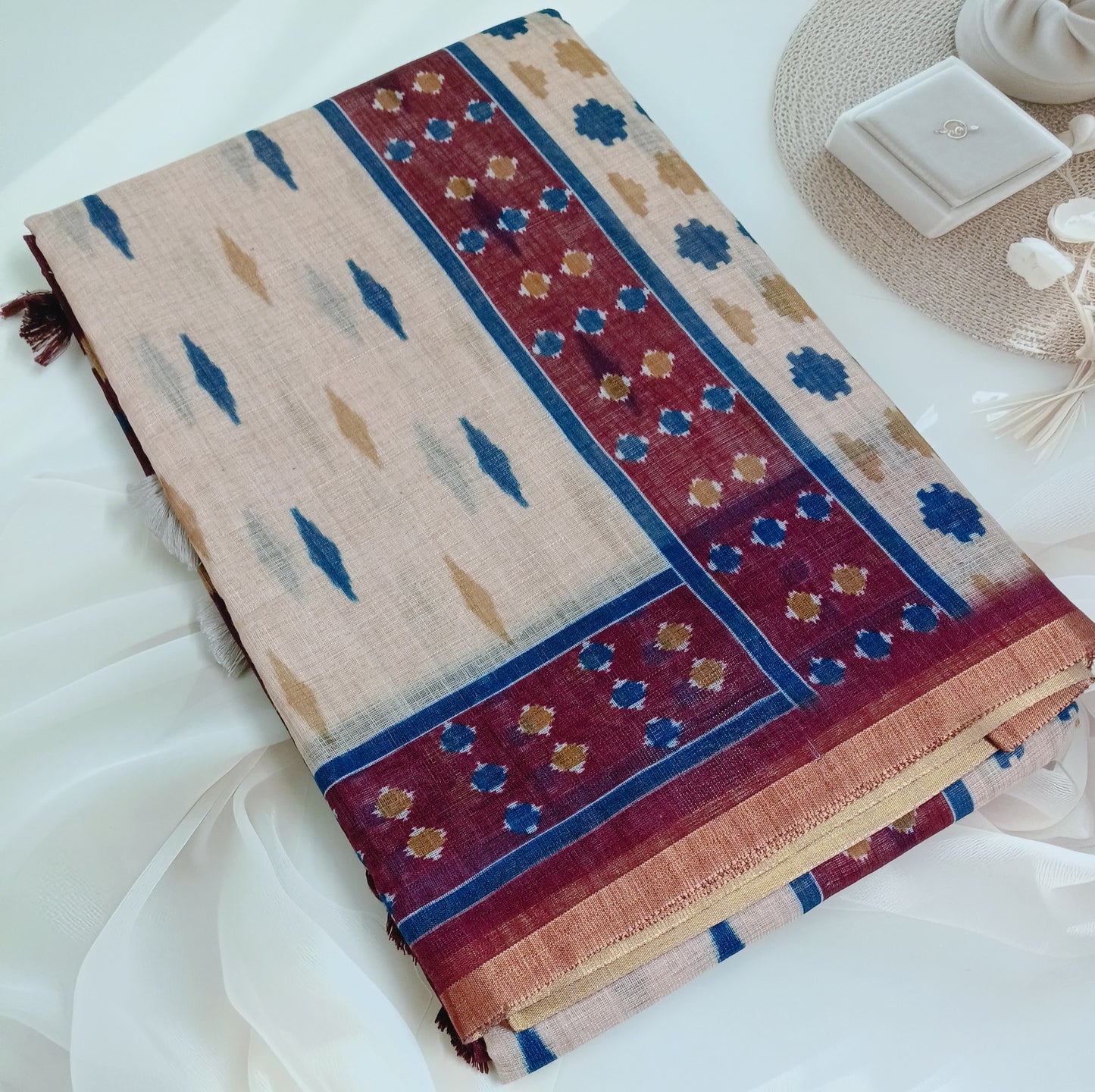 Cotton Linen Printed Saree with Unstitched Blouse Piece