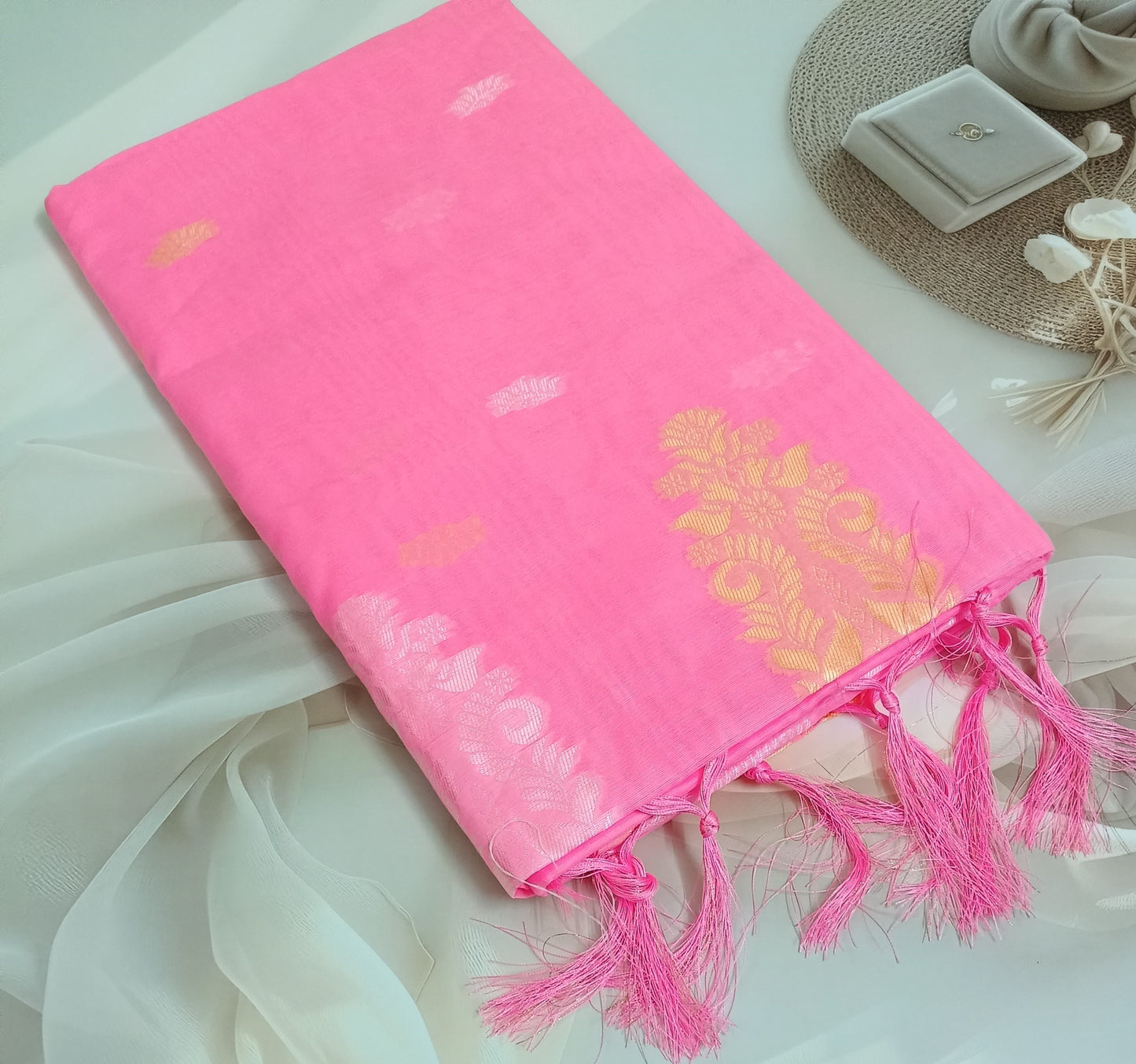 Cotton Linen Printed Saree with Unstitched Blouse Piece